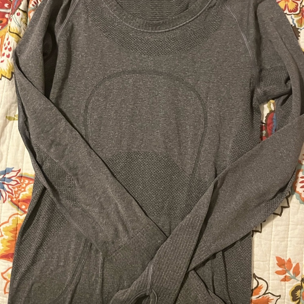 Ladies Lululemon Tee